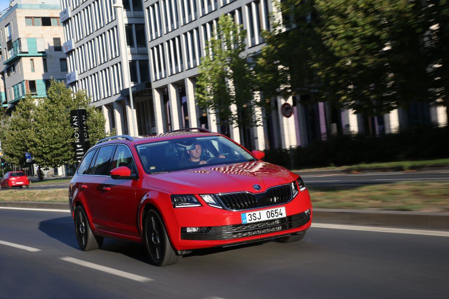  Skoda Octavia Combi G-Tec 2017 года  (WW) (фото 15 из 16)